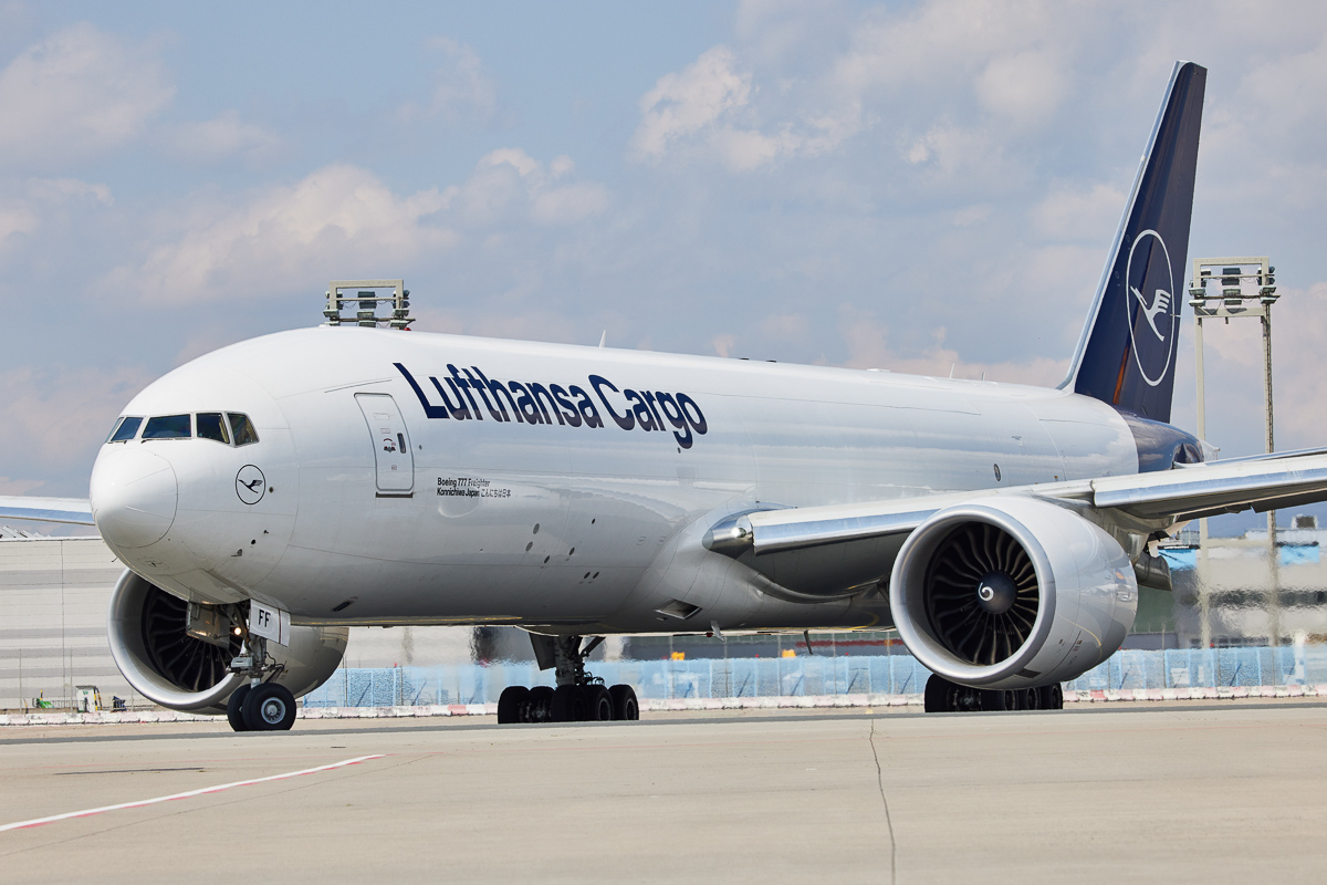Lufthansa-Cargo-777F-22061701